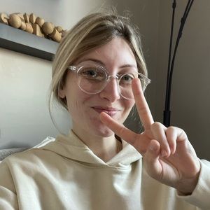 Meet your Posher, Abigail